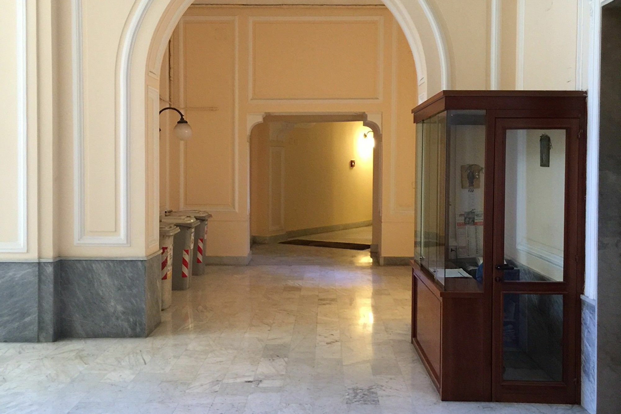 Napoli Central City Екстер'єр фото